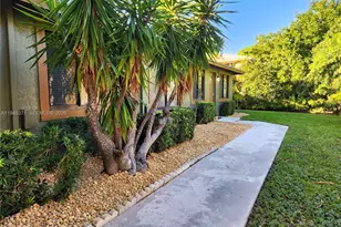 825 Dogwood Dr, Delray Beach, FL 33483 - Photo 39