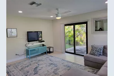 825 Dogwood Dr, Delray Beach, FL 33483 - Photo 3