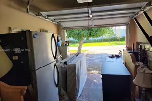 825 Dogwood Dr, Delray Beach, FL 33483 - Photo 17