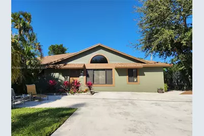 825 Dogwood Dr, Delray Beach, FL 33483 - Photo 1