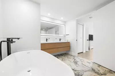 485 Brickell Ave #1804, Miami, FL 33131 - Photo 21