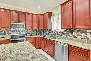 1018 SW Eckard Ave, Port Saint Lucie, FL 34953 - Photo 9