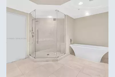 17301 Biscayne Blvd #2301, North Miami Beach, FL 33160 - Photo 45