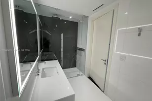 300 Biscayne Blvd Way, Miami, FL 33131 - Photo 15