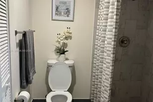 2240 N Cypress Bend Dr, Pompano Beach, FL 33069 - Photo 19