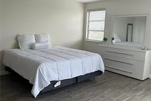 2240 N Cypress Bend Dr, Pompano Beach, FL 33069 - Photo 23