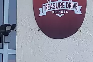 7601 E Treasure Dr, North Bay Village, FL 33141 - Photo 39