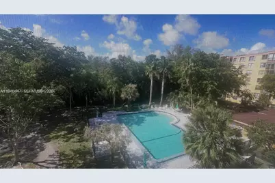 17890 W Dixie #302, Miami, FL 33160 - Photo 5