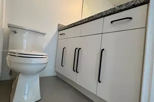 946 Bay Dr, Miami Beach, FL 33141 - Photo 17