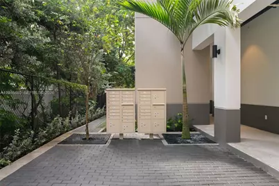 650 SW 1st St #405, Miami, FL 33130 - Photo 7