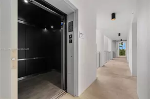 650 SW 1st St, Miami, FL 33130 - Photo 11