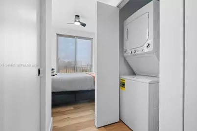 650 SW 1st St #405, Miami, FL 33130 - Photo 17