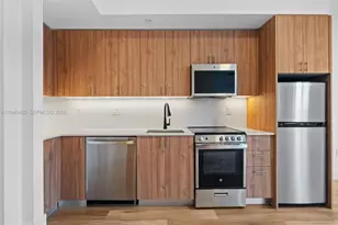 650 SW 1st St, Miami, FL 33130 - Photo 13