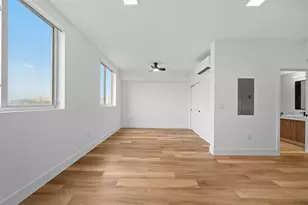 650 SW 1st St, Miami, FL 33130 - Photo 15