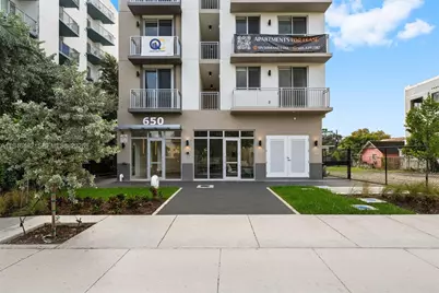 650 SW 1st St #304, Miami, FL 33130 - Photo 5