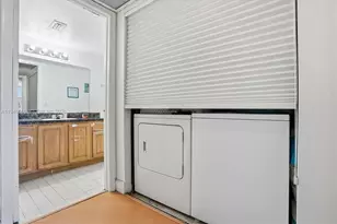 8363 Lake Dr, Doral, FL 33166 - Photo 11