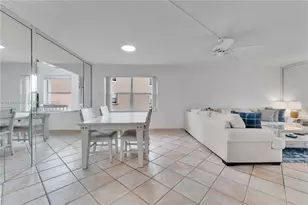 9721 Sunrise Lakes Blvd, Sunrise, FL 33322 - Photo 15