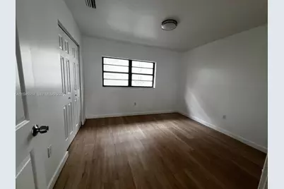 324 W 74th Pl #6, Hialeah, FL 33014 - Photo 11