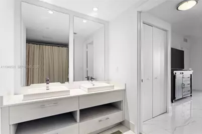 45 SW 9th St #1209, Miami, FL 33130 - Photo 7