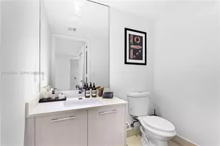 45 SW 9th St, Miami, FL 33130 - Photo 9