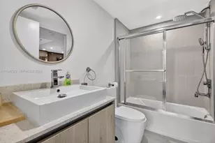 13800 Highland Dr, North Miami Beach, FL 33181 - Photo 23