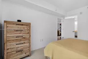 13800 Highland Dr, North Miami Beach, FL 33181 - Photo 17