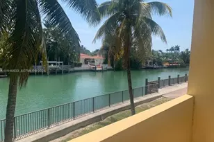 4011 N Meridian Ave, Miami Beach, FL 33140 - Photo 1