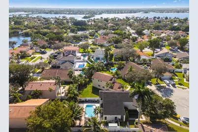 2003 NW 181st Ave, Pembroke Pines, FL 33029 - Photo 43