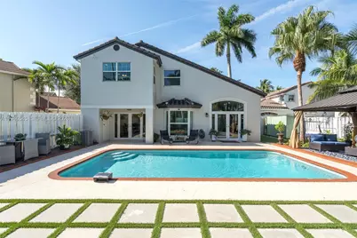 2003 NW 181st Ave, Pembroke Pines, FL 33029 - Photo 3