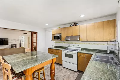 13503 NE 23rd Pl, North Miami, FL 33181 - Photo 11
