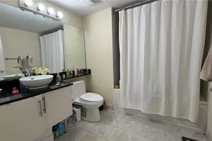 31 SE 5th St, Miami, FL 33131 - Photo 7