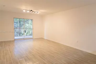 2385 Naples Trace Cir #5, Naples, FL 34109 - Photo 5