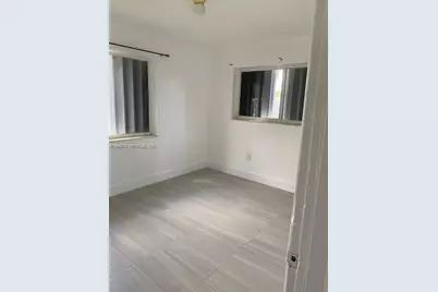 1170 NW 90th St, Miami, FL 33150 - Photo 9