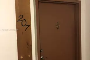 210 Lakeview Dr, Weston, FL 33326 - Photo 3