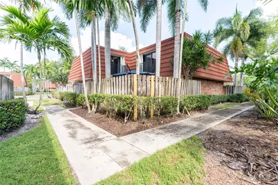 9844 NW 6th Ct, Plantation, FL 33324 - Photo 17