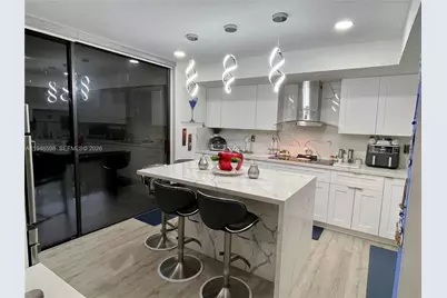 8635 NW 8th St #311, Miami, FL 33126 - Photo 3