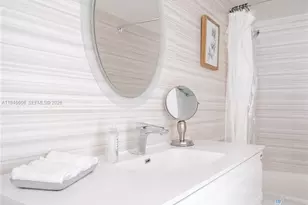 19701 E Country Club Dr, Aventura, FL 33180 - Photo 35