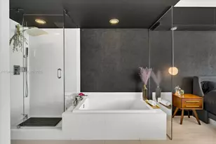 650 NE 32nd St, Miami, FL 33137 - Photo 35