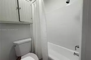 481 E 31th St, Hialeah, FL 33013 - Photo 7