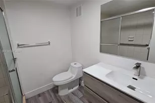 120 Lakeview Dr, Weston, FL 33326 - Photo 13