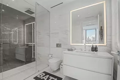 300 Biscayne Blvd Way #2808, Miami, FL 33131 - Photo 11