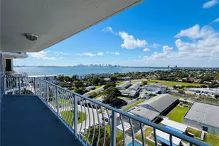 7601 E Treasure Dr, North Bay Village, FL 33141 - Photo 1