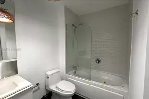 1700 Meridian Ave, Miami Beach, FL 33139 - Photo 9