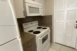 2441 NW 13th St, Miami, FL 33125 - Photo 11