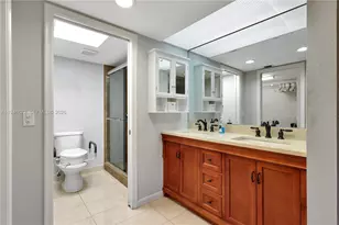 12850 SW 4th Ct, Pembroke Pines, FL 33027 - Photo 21