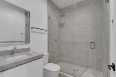 240 NE 156th St, Miami, FL 33162 - Photo 23