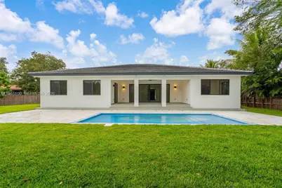 240 NE 156th St, Miami, FL 33162 - Photo 31