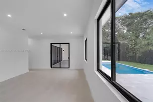 240 NE 156th St, Miami, FL 33162 - Photo 25