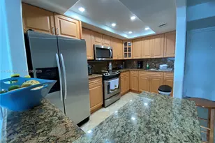 9375 Fontainebleau Blvd, Miami, FL 33172 - Photo 5