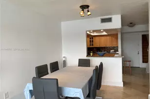 9375 Fontainebleau Blvd, Miami, FL 33172 - Photo 9